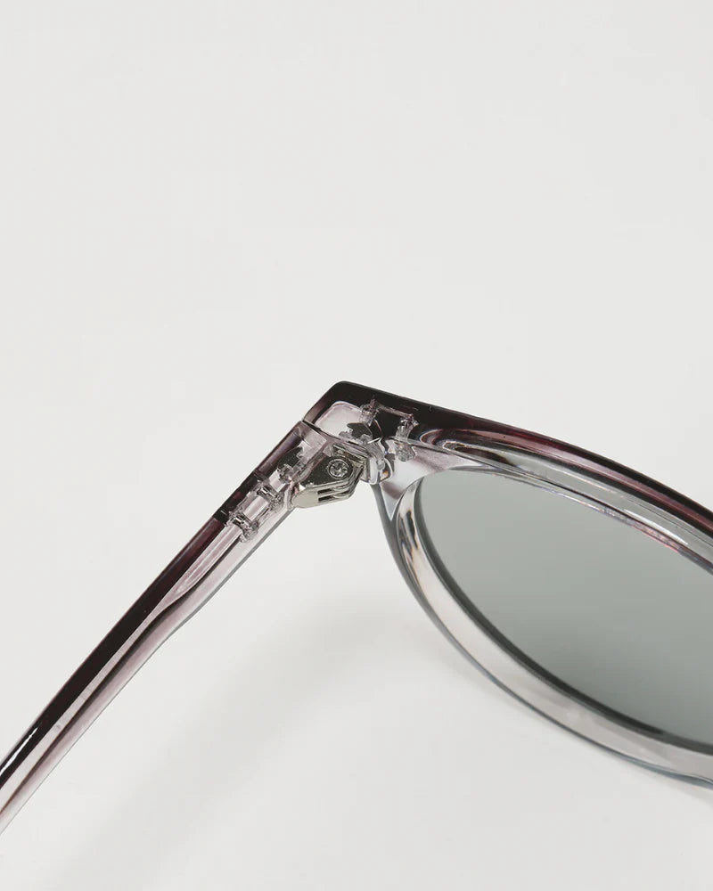PARIS Old Money Sunglasses
